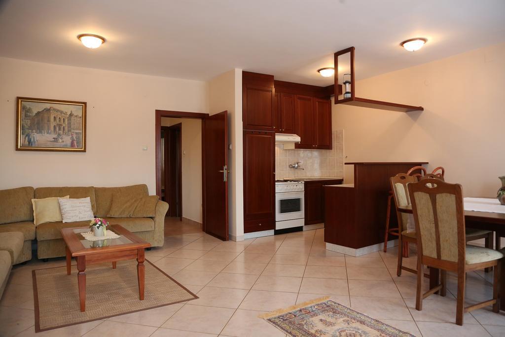Apartments Max Vrsar Exterior foto